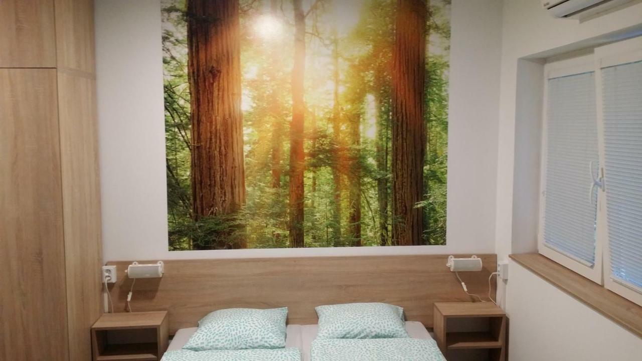 Hostel Delfin Štúrovo Buitenkant foto